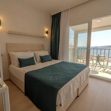 Mia Hill Bodrum