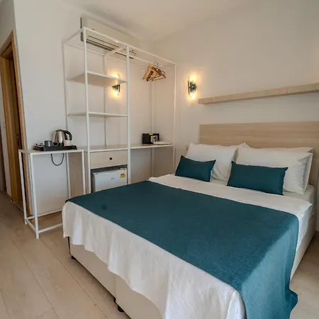 Mia Hill Hotel