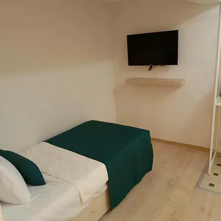 Mia Hill Hotel