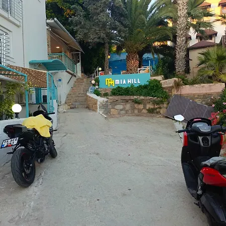 Mia Hill בודרום