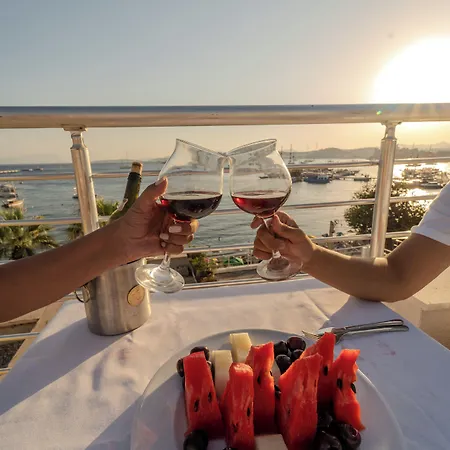 Mia Hill * Αλικαρνασσός