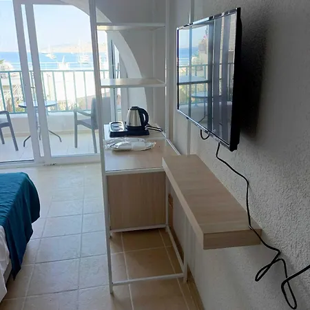 Mia Hill * ボドルム