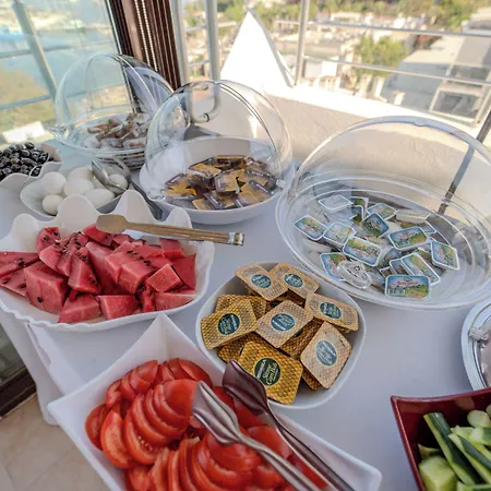 Mia Hill * ボドルム