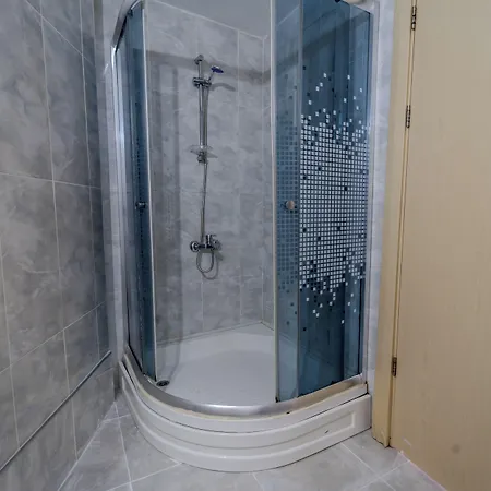 Mia Hill בודרום